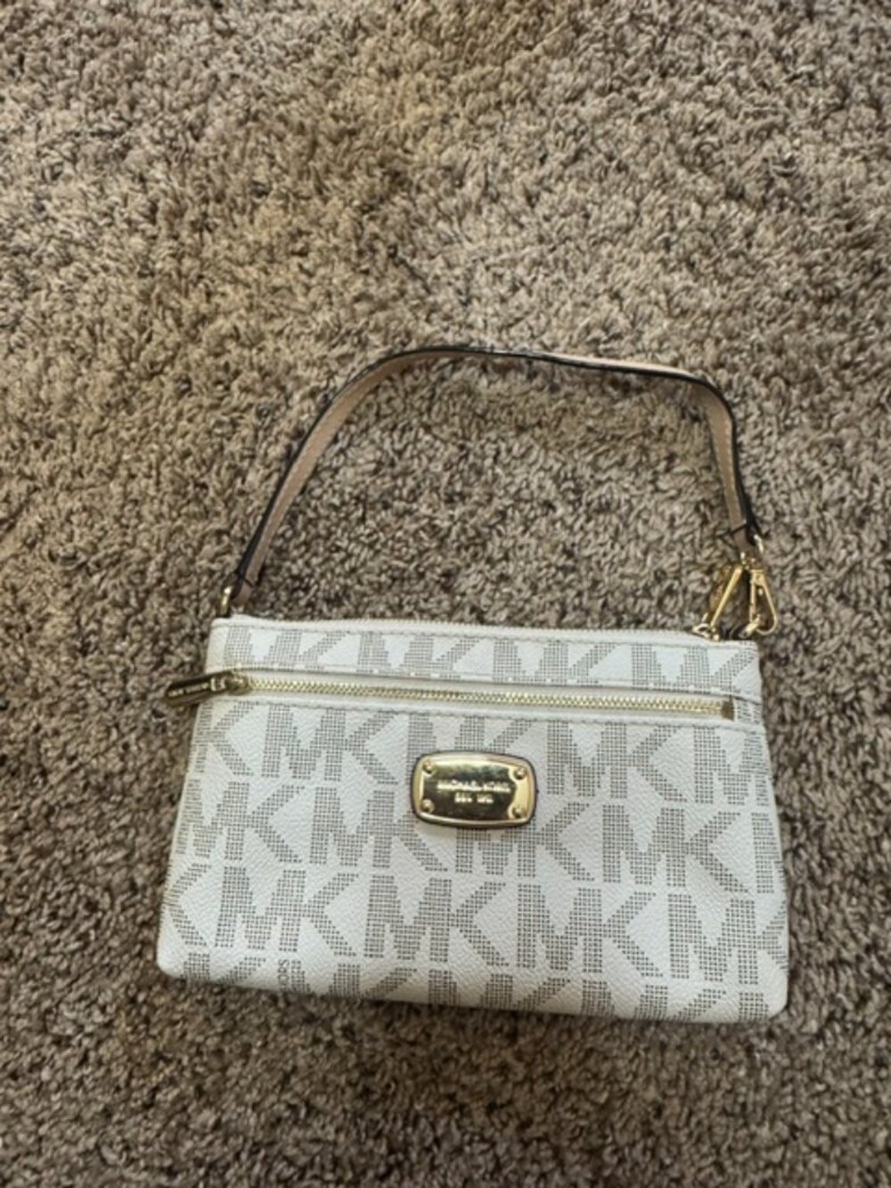 LIKE NEW Michael Kors Purse